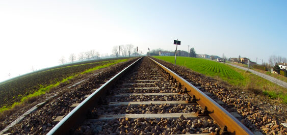 Järnvägen behöver rustas men viljan saknas.